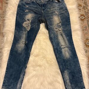 Almost Famous 18w Blue Distressed Women’s Jeans